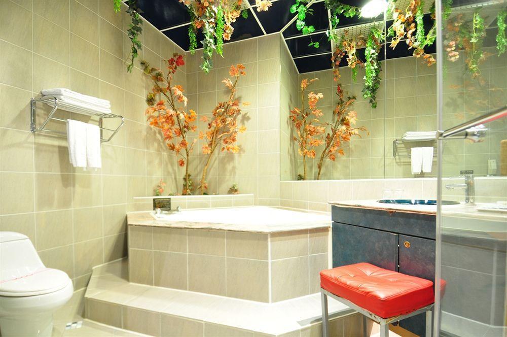 The We Hotel Тайпей Екстериор снимка