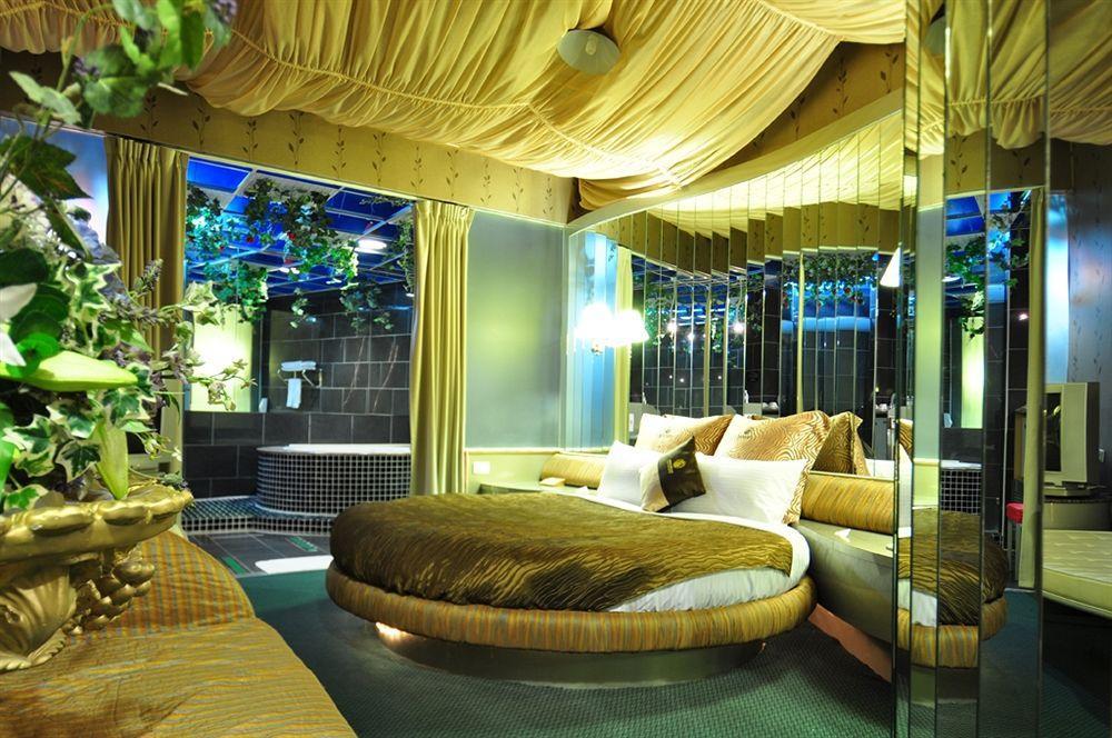 The We Hotel Тайпей Екстериор снимка